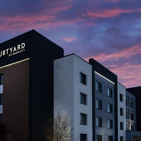 Courtyard By Marriott Buffalo Amherst/University Hotel Екстериор снимка