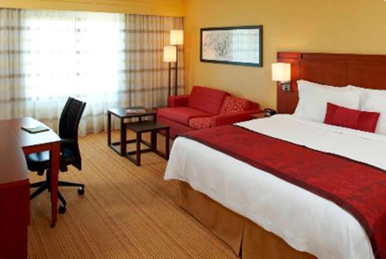 Courtyard By Marriott Buffalo Amherst/University Екстериор снимка