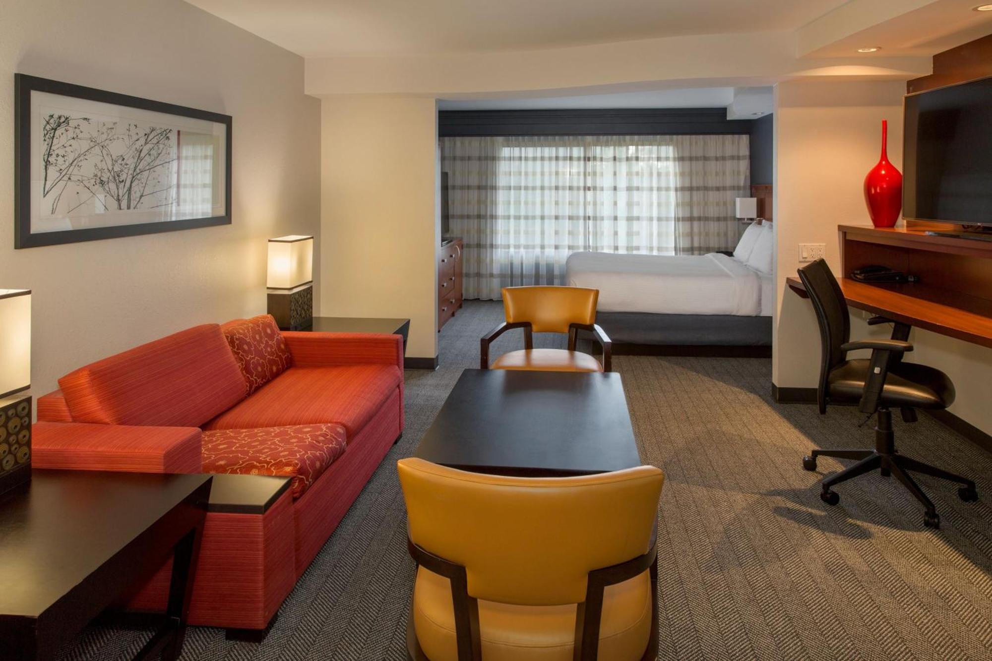 Courtyard By Marriott Buffalo Amherst/University Hotel Екстериор снимка