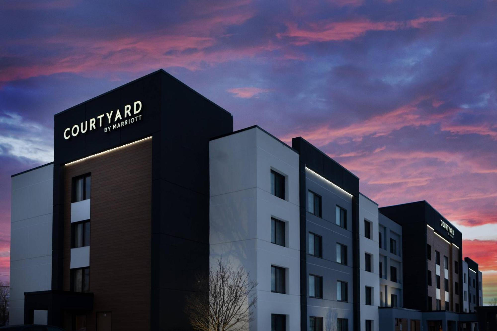 Courtyard By Marriott Buffalo Amherst/University Екстериор снимка