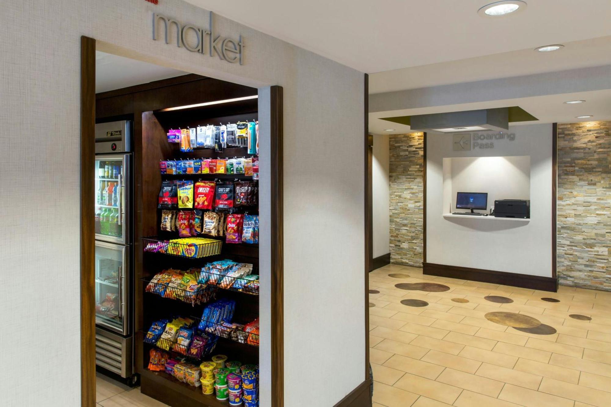 Courtyard By Marriott Buffalo Amherst/University Екстериор снимка